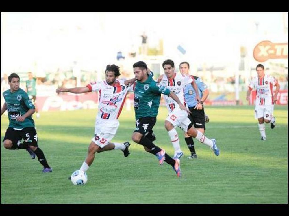 Patronato perdi� en Jun�n en un partido plagado de emociones