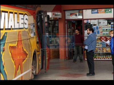 Se puede viajar parado a Santa Fe en Fluviales pero no en Etacer