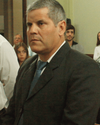 �No puede hacer un promedio con lo que ganan los funcionarios y el �ltimo eslab�n� 