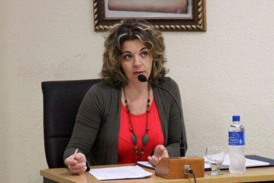 Duras cr�ticas al presupuesto que present� Rainone
