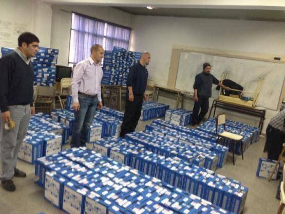 Entrega de netbooks para el Industrial N� 4