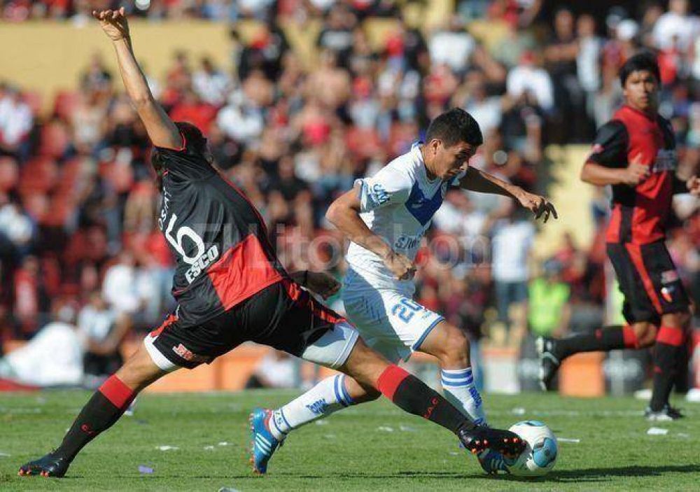 Sobre el final Col�n derrot� a V�lez en el Centenario