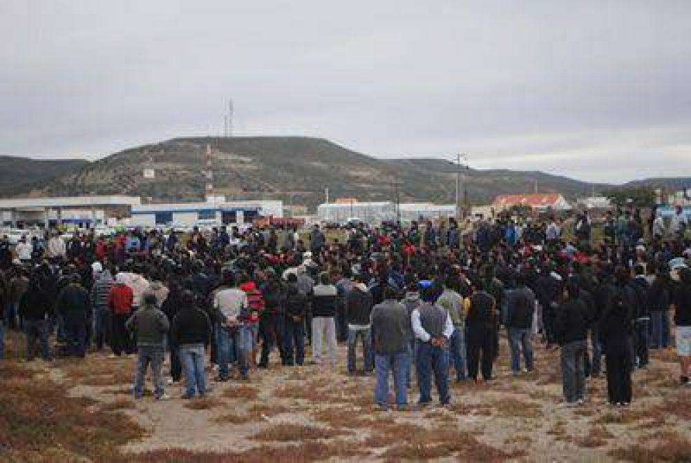 Los petroleros amenazan que si no hay elecciones van al paro