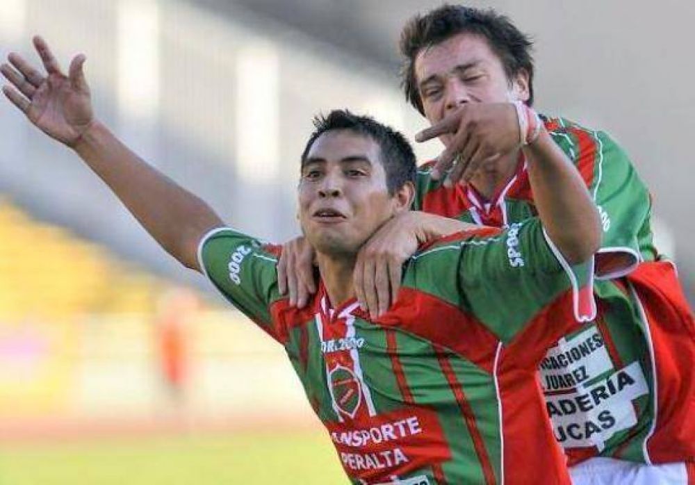 Tinogasta Central se vino goleado 3-0 de C�rdoba