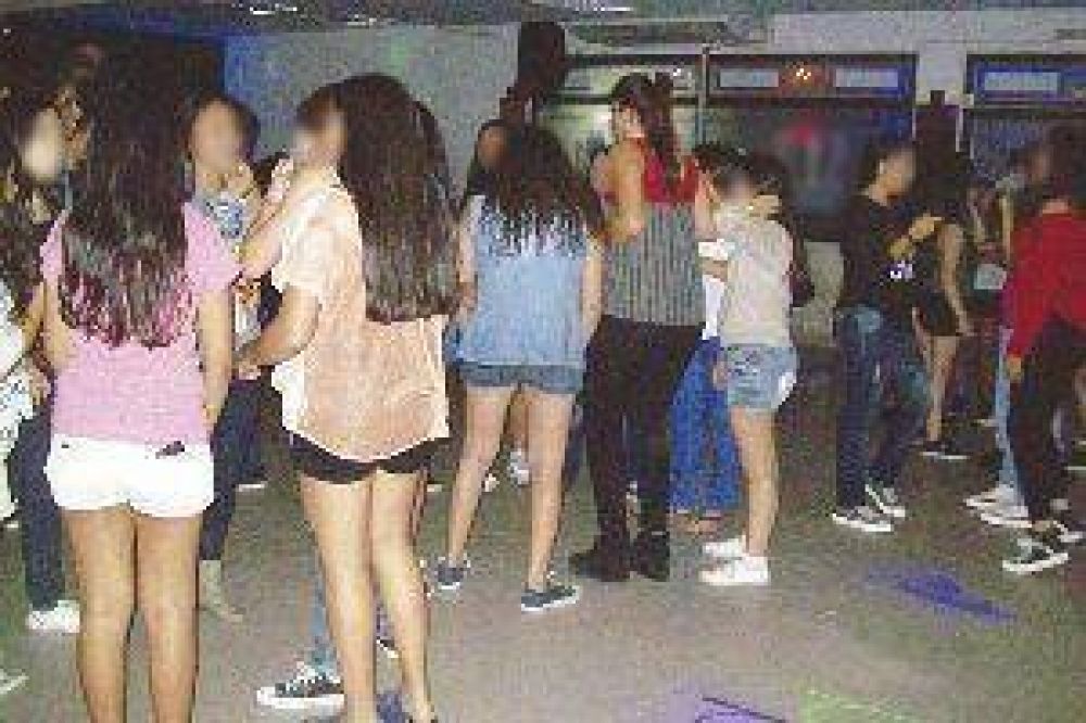 Descontrol en la noche: clausuran y sancionan boliches donde hab�a menores