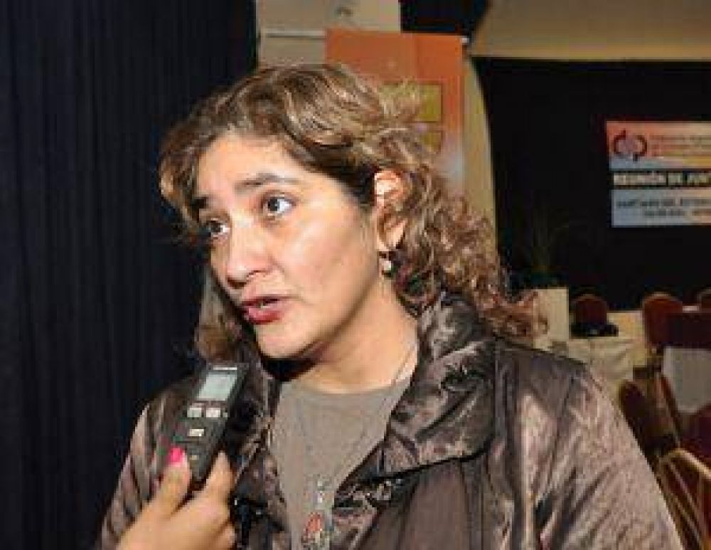 Una santiague�a representar� al NOA en un congreso nacional