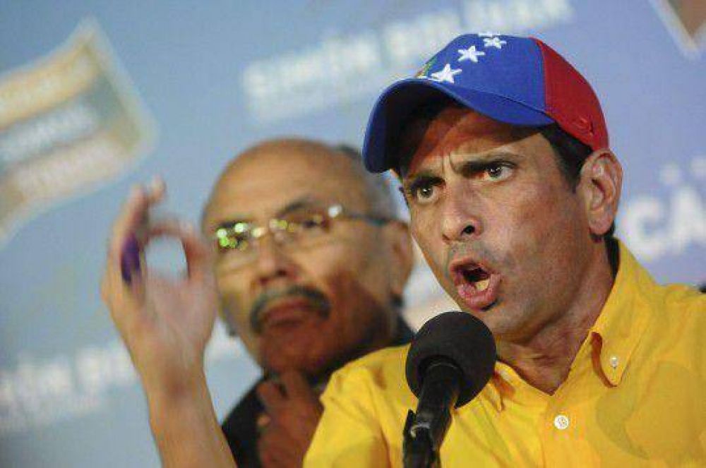 Capriles no reconoce la derrota y pide "un recuento"