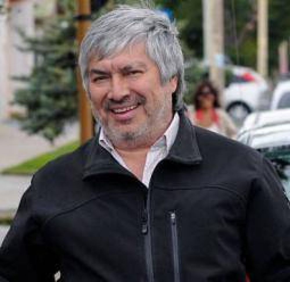 La UCR quiere saber si el empresario K L�zaro B�ez opera en La Rioja