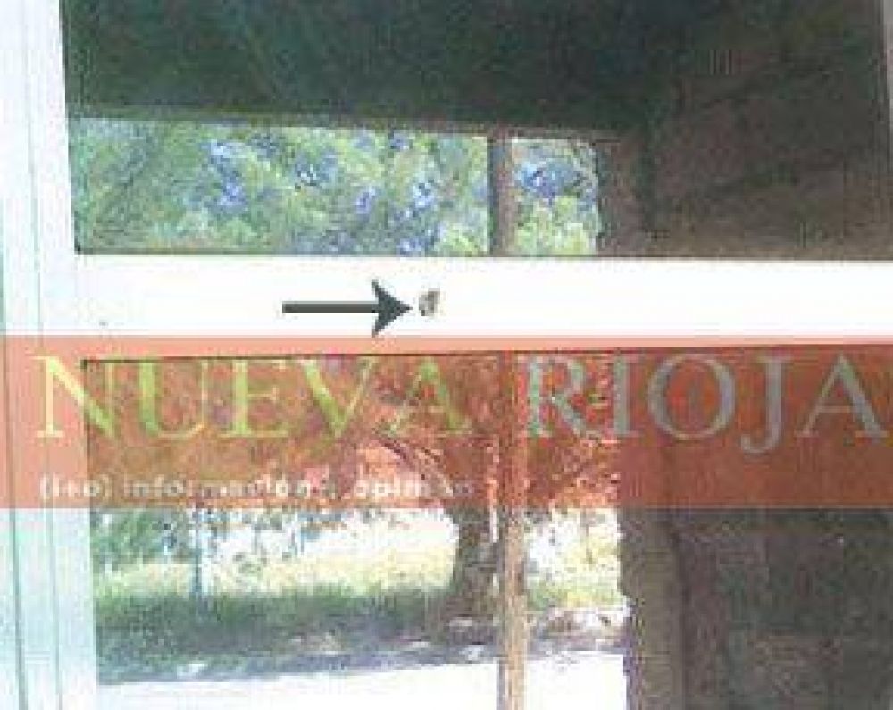 Un balazo entr� por la ventana y se aloj� en la cama del beb�