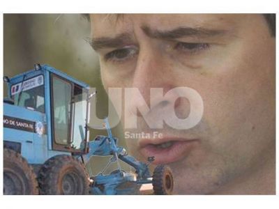 L�zaro B�ez y la compra de motoniveladoras chinas en Santa Fe