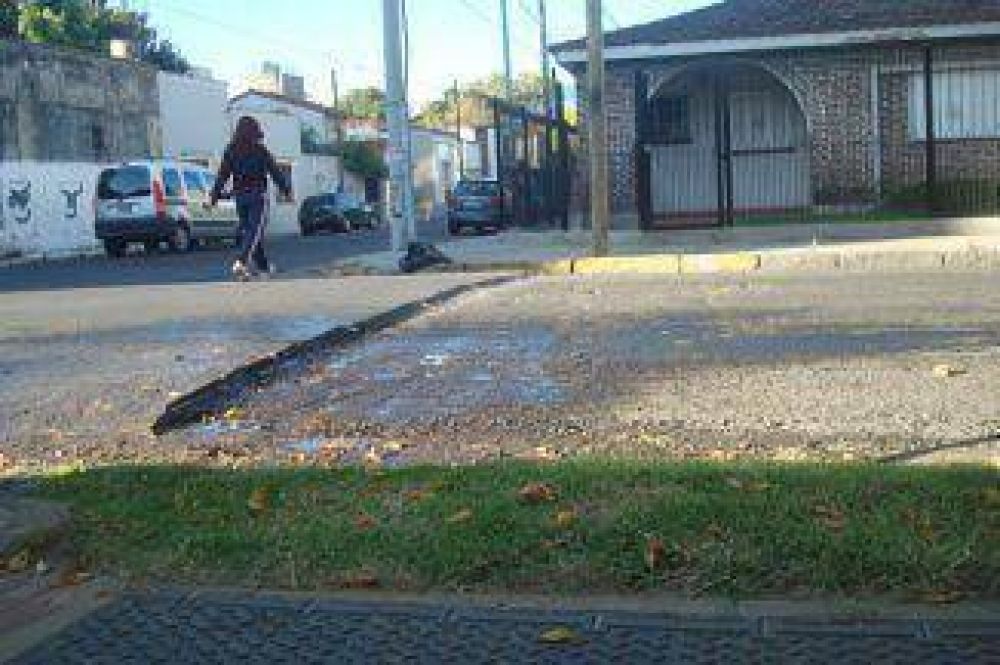 �Y el encarpetado asf�ltico en la calle Sarmiento?