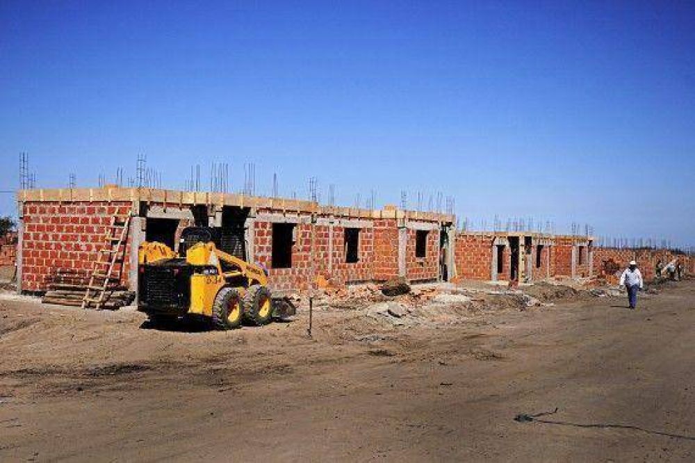 El gobernador visitar� las casas que se construyen en Juana Koslay