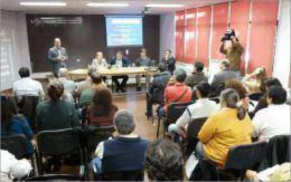 Escuelas agr�colas de la provincia recibieron importantes fondos para sus albergues