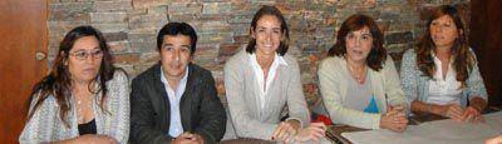 Buscan crear Comisar�as de la Mujer en cada Distrito, de la 4�. Secci�n Electoral