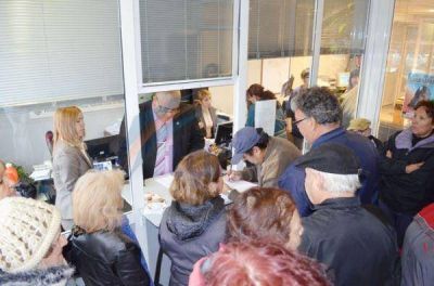 Directora de los pasivos se descompens� en medio de la protesta de jubilados
