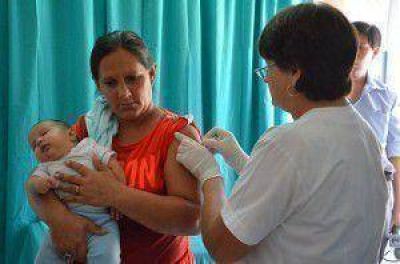 Exhortan a la comunidad acudir a aplicarse la vacuna antigripal