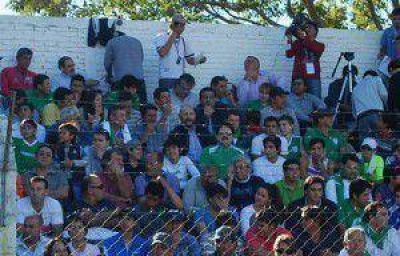 Atl�tico Laguna Blanca empez� con el pie derecho las semis del TDI
