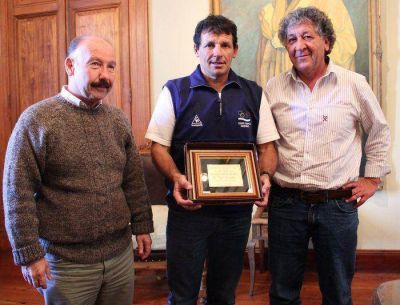 El Intendente Inza mantuvo un encuentro con el director provincial Juan Curuchet