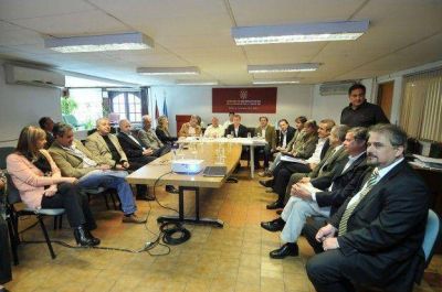 Carlos Paz: Avil�s pag� deuda de otros gobiernos anteriores