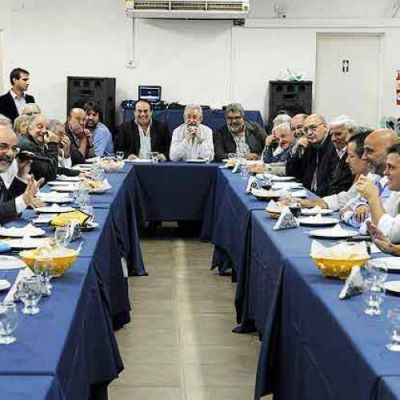 Tomada encabez� reuni�n con dirigentes del PJ de la Ciudad de Buenos Aires