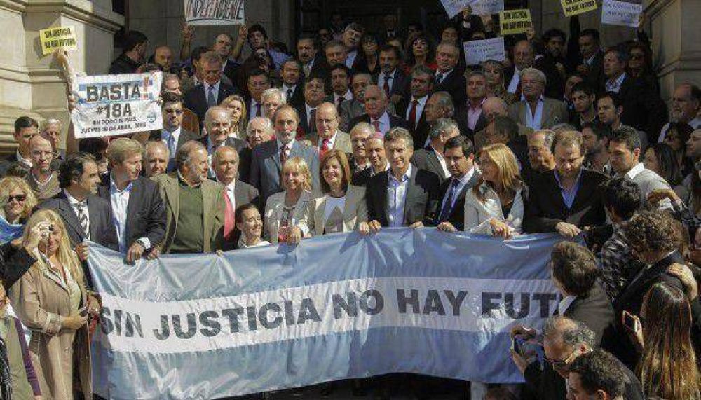 Oposici�n unida en Tribunales