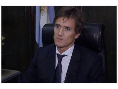 El titular de la CNRT ratific� que no se puede viajar de pie entre Paran� y Santa Fe y prometi� ser "inflexible"