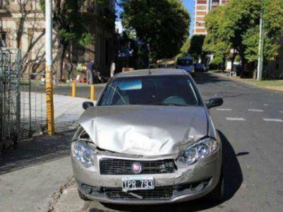 Fuerte choque entre un auto y una camioneta en Paran� 