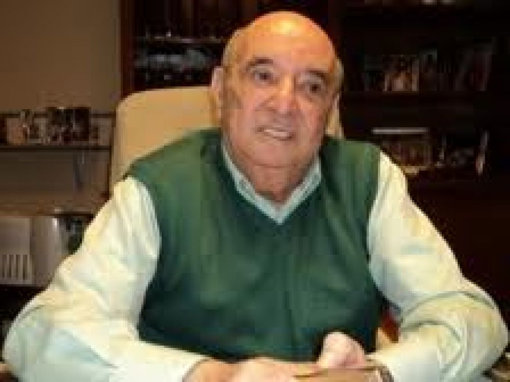 AFECTUOSA DESPEDIDA AL L�DER SINDICAL