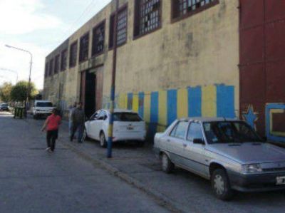 Balean a los empleados de una empresa por decirle un piropo a una joven en Villa G. G�lvez