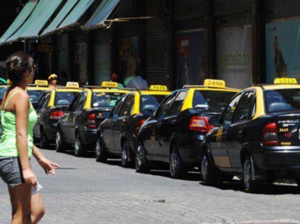 La intendenta ratific� que "est� decidido" que habr� m�s licencias de taxis