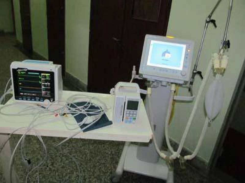 La cooperadora del Hospital entreg� un respirador de �ltima generaci�n