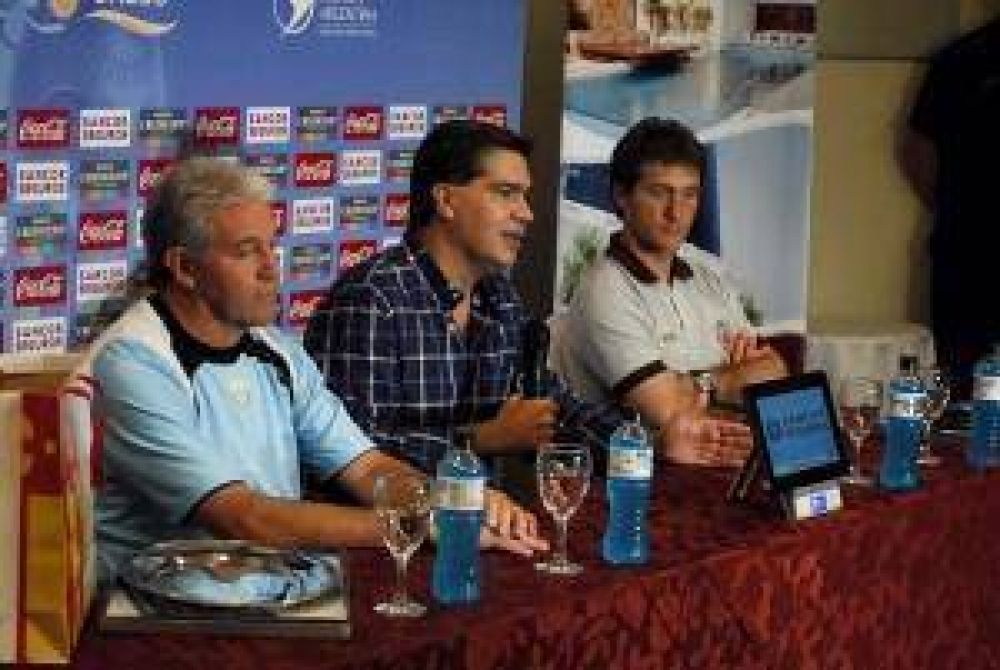 Junto a Burruchaga y Barros Schelotto, Capitanich valor� la Copa Argentina
