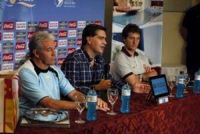 Junto a Burruchaga y Barros Schelotto, Capitanich valor� la Copa Argentina
