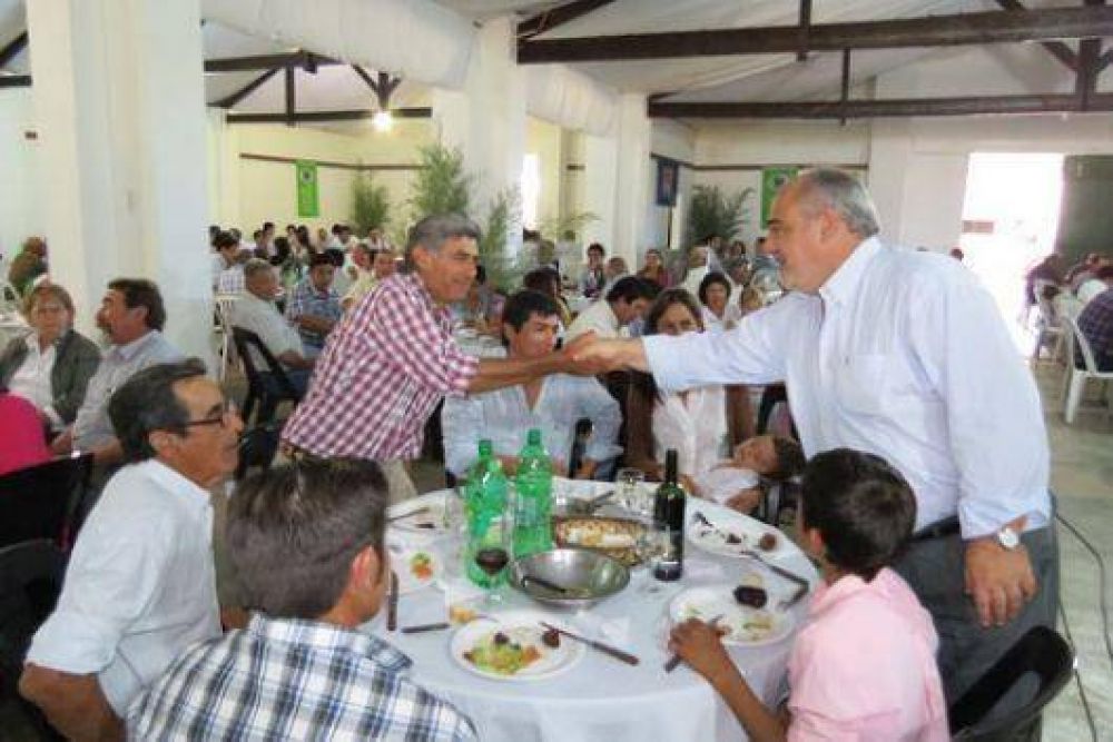 Reafirman apoyo a los peque�os productores