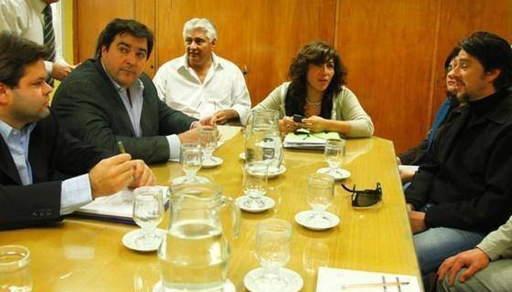 Paritaria docente: El Ejecutivo ofreci� un 25 % de aumento al b�sico