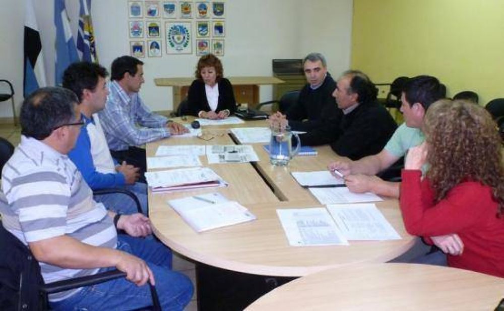 Primera reuni�n del equipo de deportes tras la asunci�n de Cader