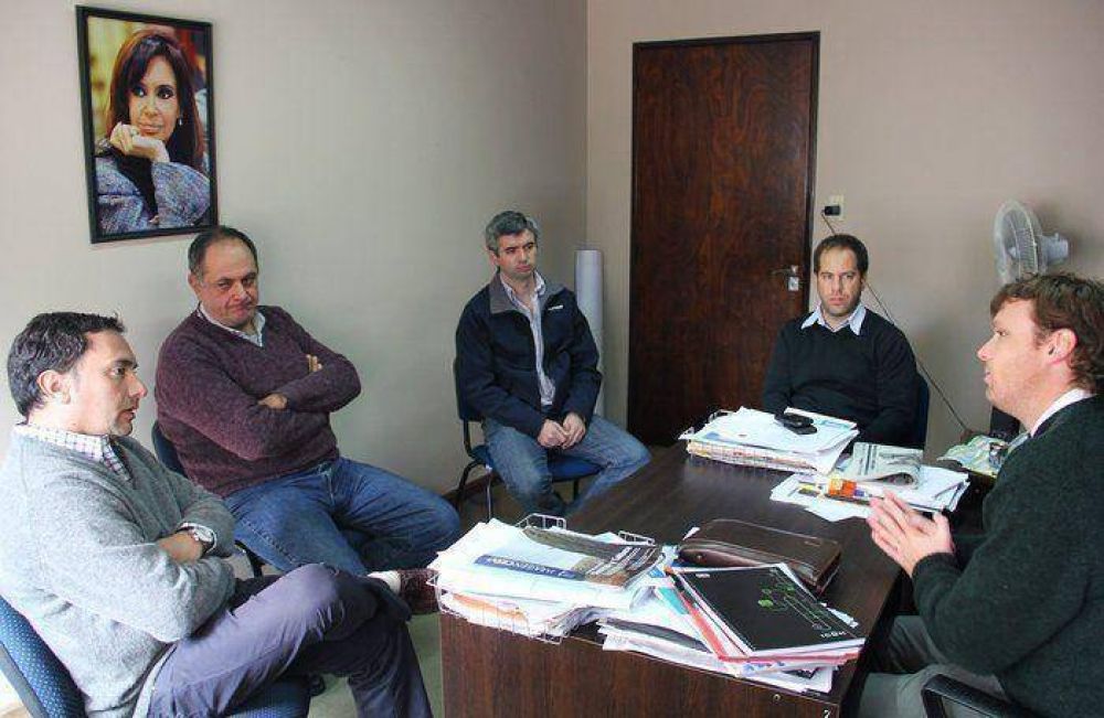 Funcionarios nacionales estuvieron presentes en un jornada para emprendedores locales