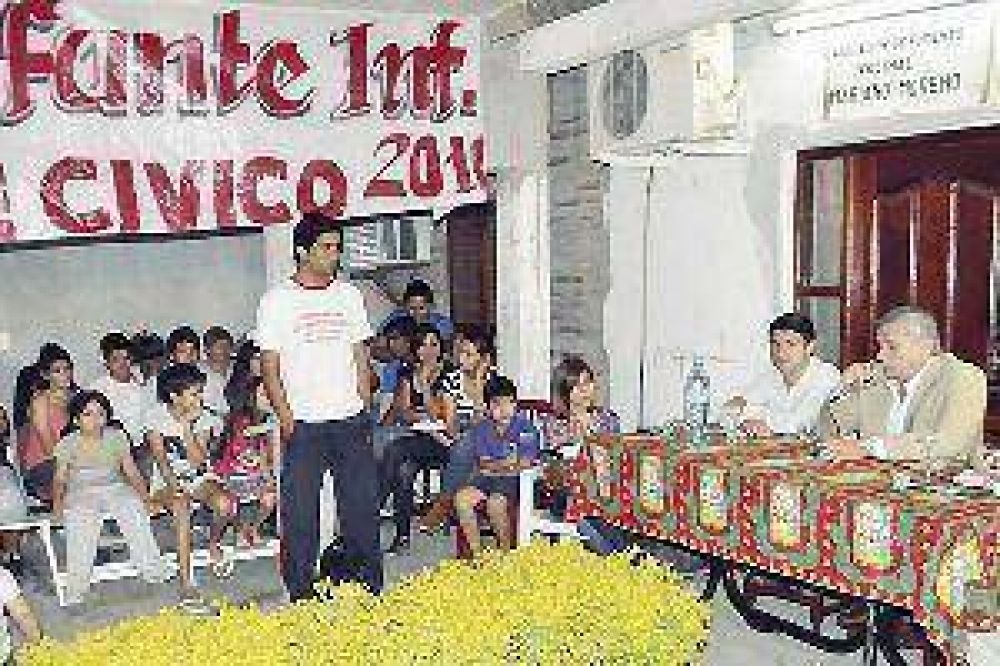 El intendente mantuvo una reuni�n con vecinos del barrio Mariano Moreno