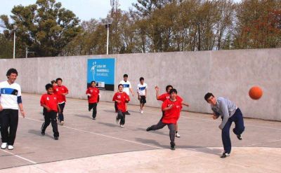 En San Miguel, las Escuelas Deportivas ya llegan a cerca de 900 j�venes en 40 Sedes.