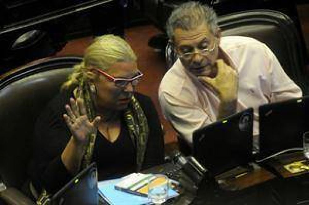 Seg�n Elisa Carri�, "ma�ana en el Senado se discute el fin de la rep�blica"