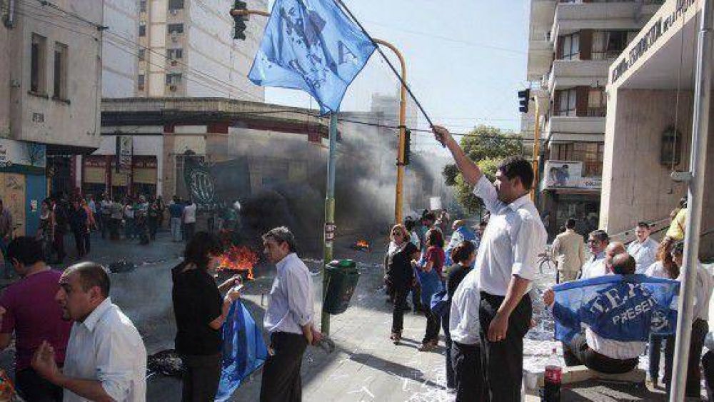 Crece el conflicto y se resiente la atenci�n a los afiliados en el Subsidio de Salud