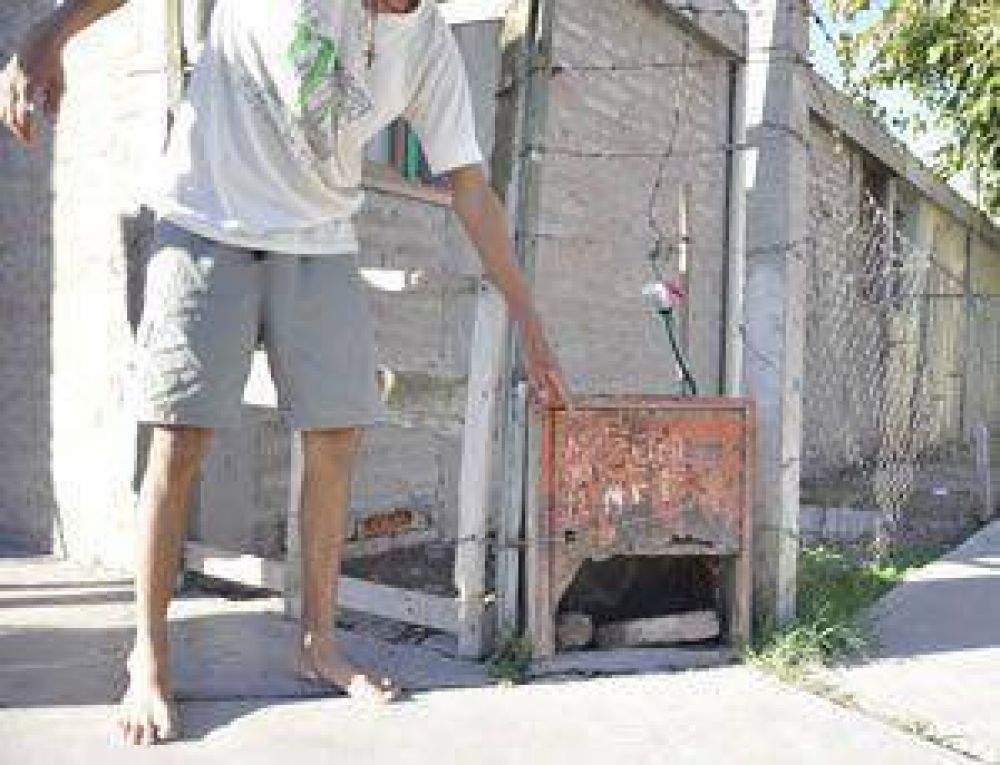 Vecinos reclaman desde hace 6 a�os por una obra de gas