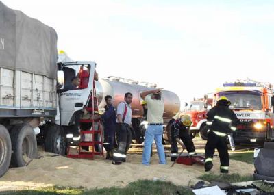 Ruta 33 � Trabajoso rescate de un camionero