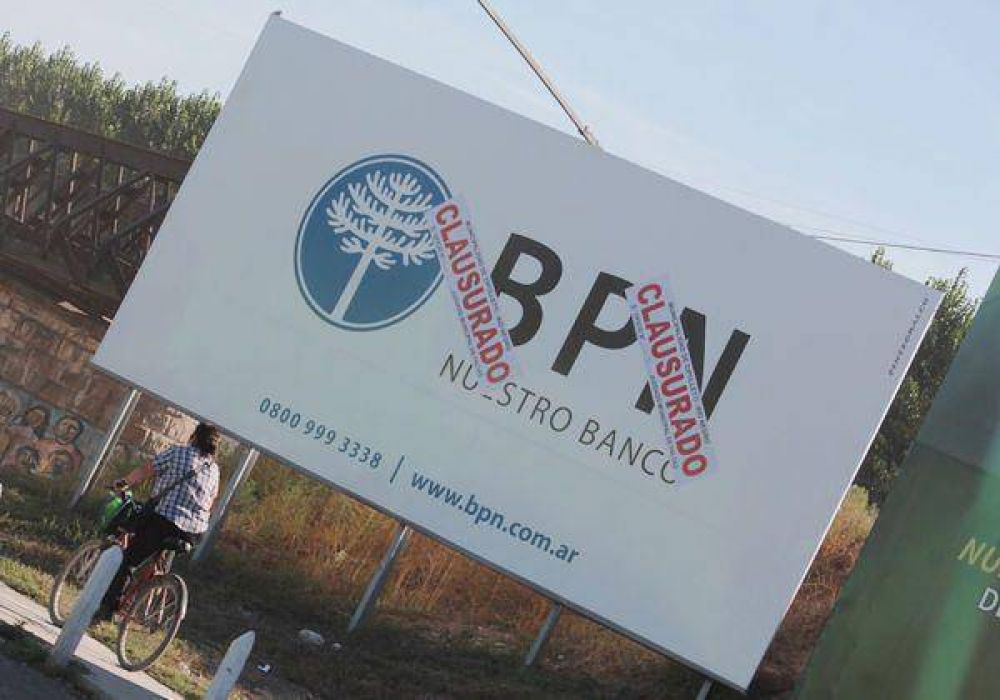 Clausuraron carteles publicitarios en la Ruta 22 