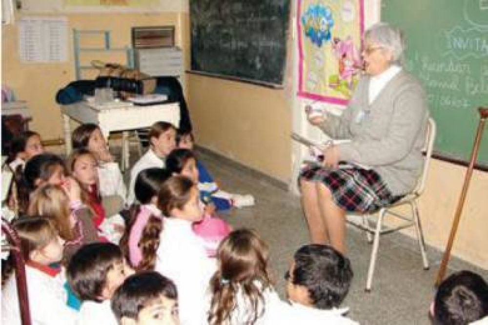 Abuelas y abuelos lee-cuentos, se buscan