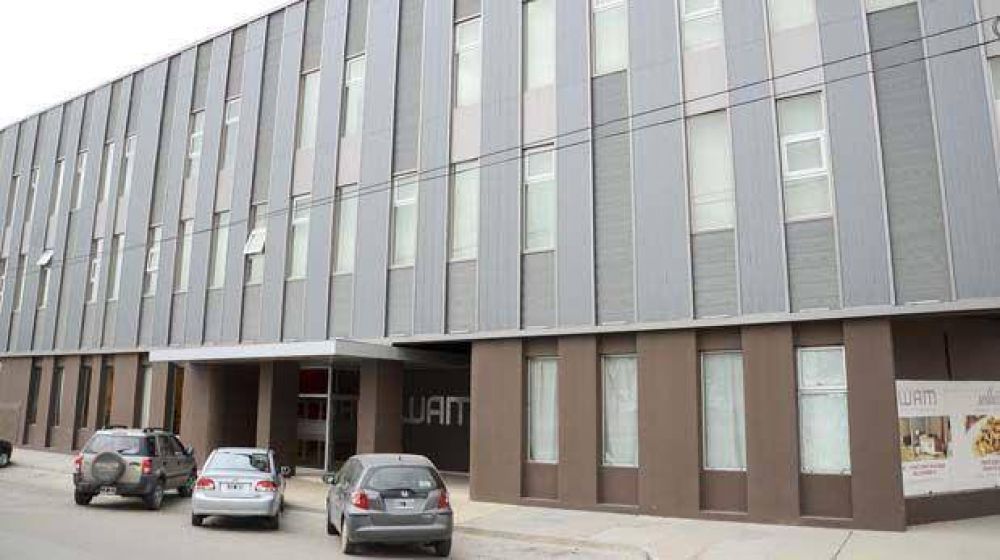 Lo acusan de estafar a dos hoteles con identidad falsa y tarjetas robadas