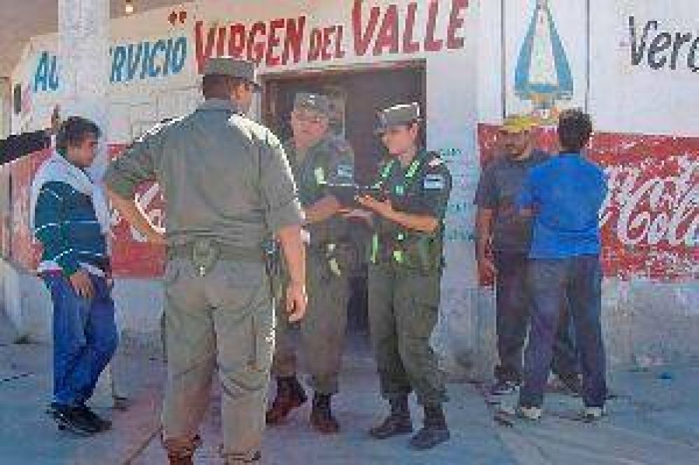 Gendarmer�a allan� tres locales en una causa por trata de personas