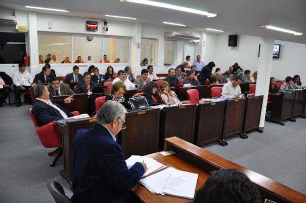 Magra sesi�n para el oficialismo: la UCR no dio los dos tercios para tomar un cr�dito