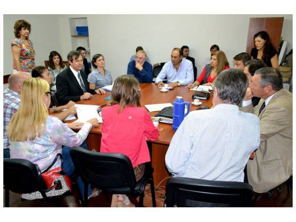 Bahl evalu� con legisladores el proyecto de ley que fija multas para quienes instalen prost�bulos