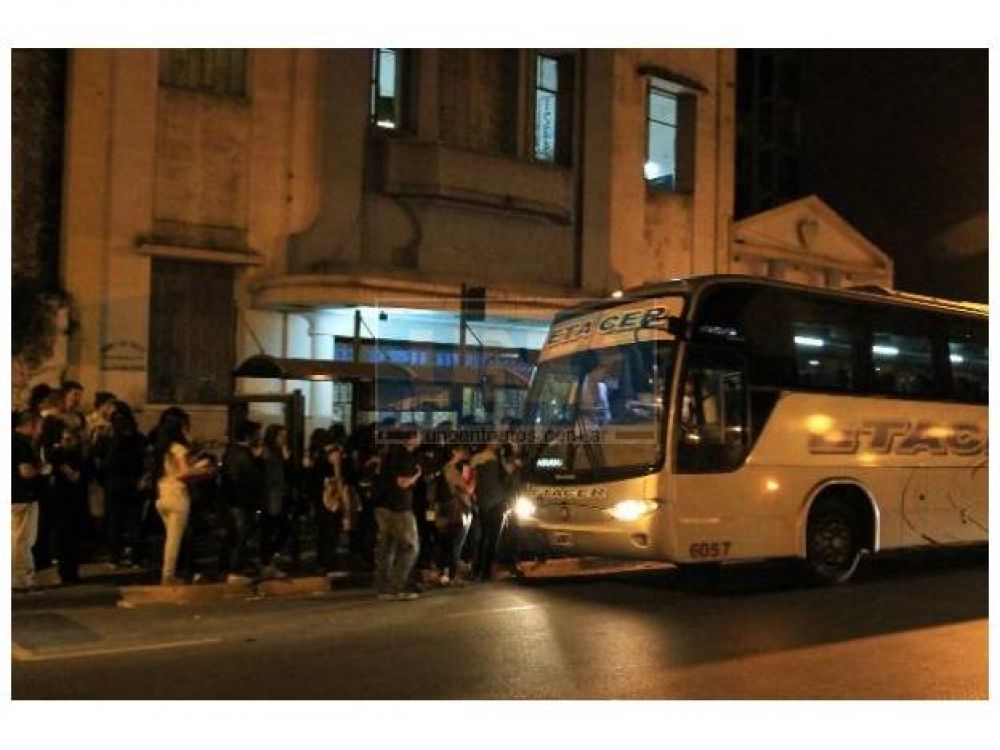 Realizan inspecciones en colectivos pero se sigue viajando de pie